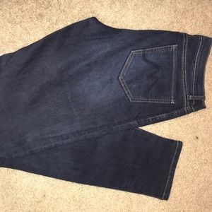 New York and Company skinny jeans size 8.